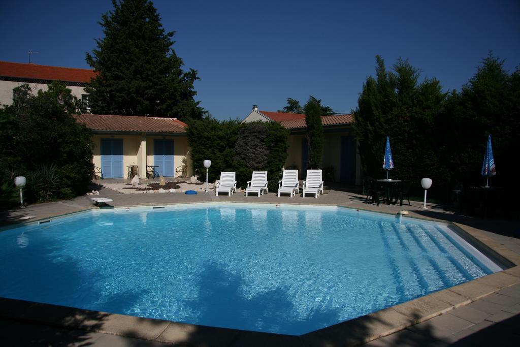 Hotel Logis La Cremaillere Montélimar Esterno foto